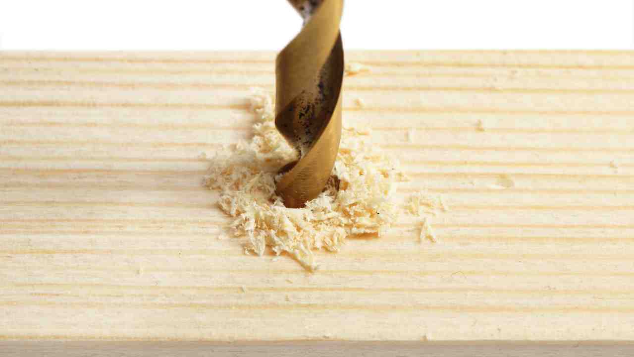 How to drill perpendicular holes without a drill press